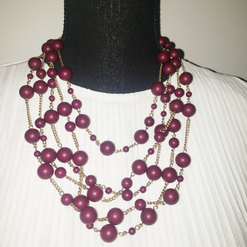 Eggplant/Fuchia beads necklace